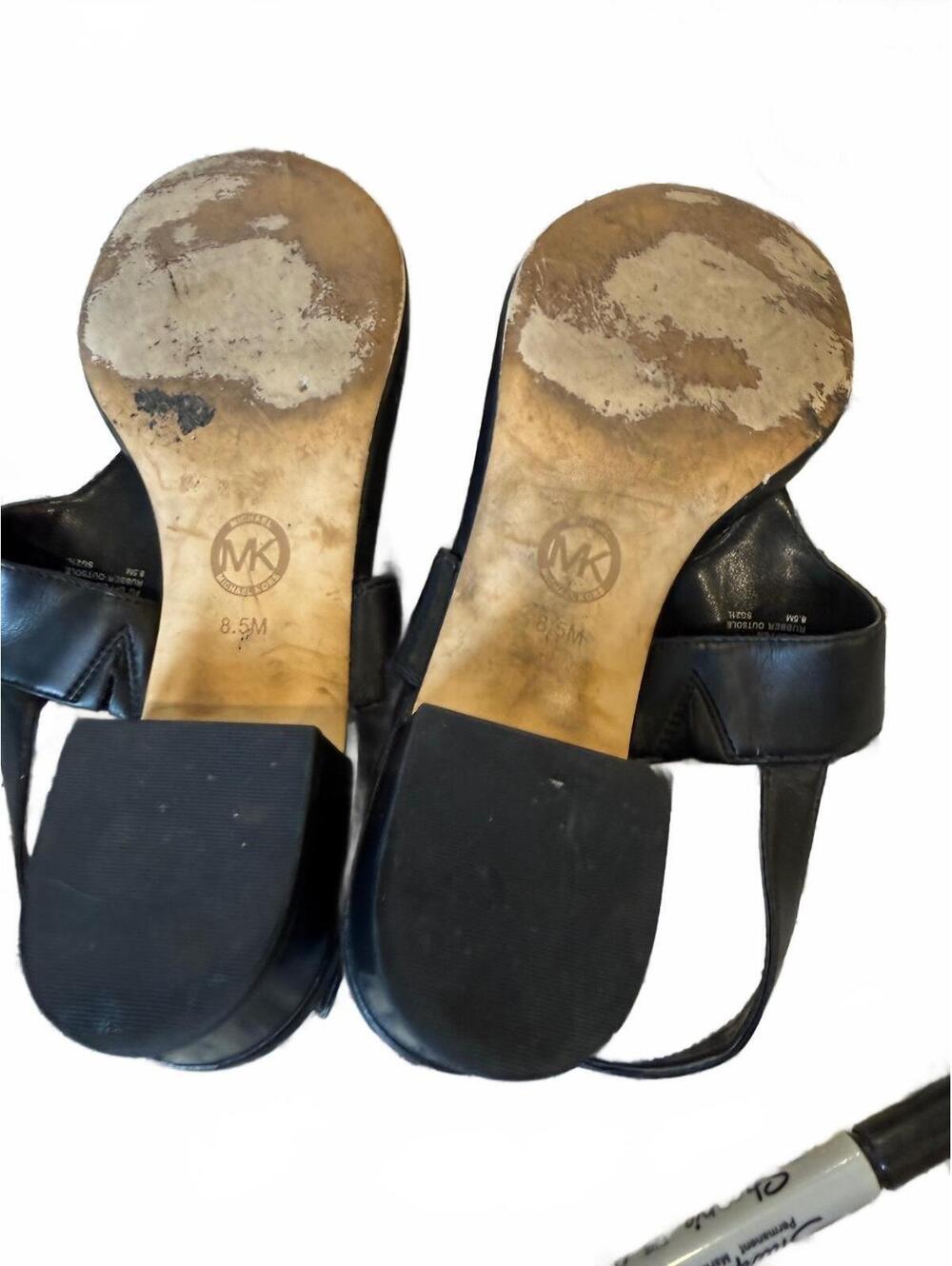 Michael Kors Jilly T-Strap Sandals Black Leather Women's Size 8.5 - Picture 7 of 7